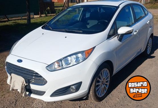 Autos - Ford Fiesta 2015 Nafta 67170Km - En Venta