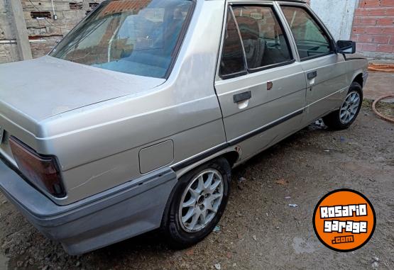 Autos - Renault 9 1995 GNC 111111Km - En Venta