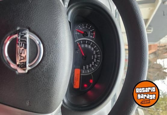 Autos - Nissan March 2018 Nafta 108000Km - En Venta