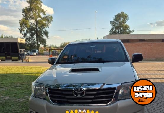 Camionetas - Toyota Hilux 2014 Diesel 240000Km - En Venta