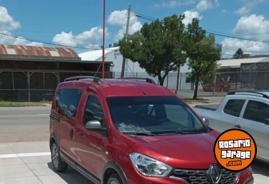 Utilitarios - Renault Kangoo stepway 2020 Diesel 80000Km - En Venta