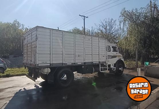 Camiones y Gr�as - Vendo - tomo menor valor hasta 15 mill. - En Venta
