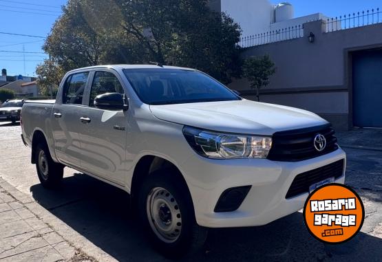 Camionetas - Toyota Hilux dx 2019 Diesel 125000Km - En Venta