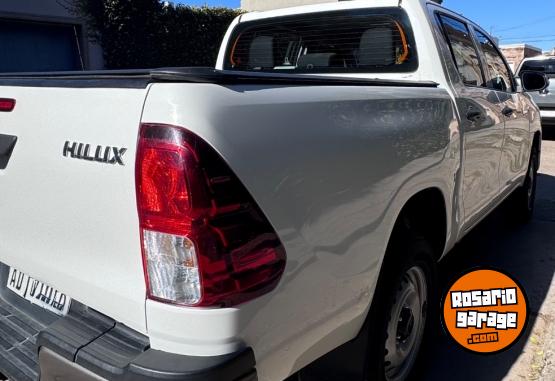Camionetas - Toyota Hilux dx 2019 Diesel 125000Km - En Venta