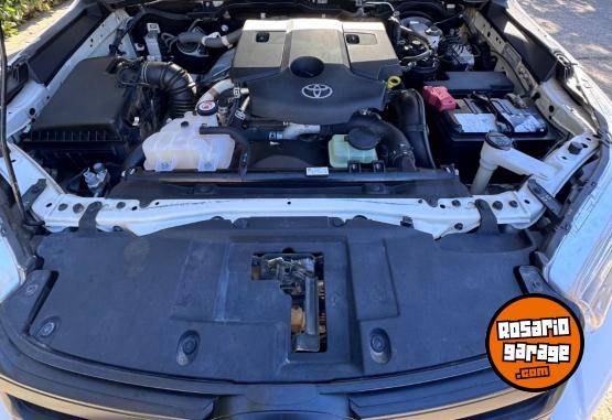 Camionetas - Toyota Hilux dx 2019 Diesel 125000Km - En Venta