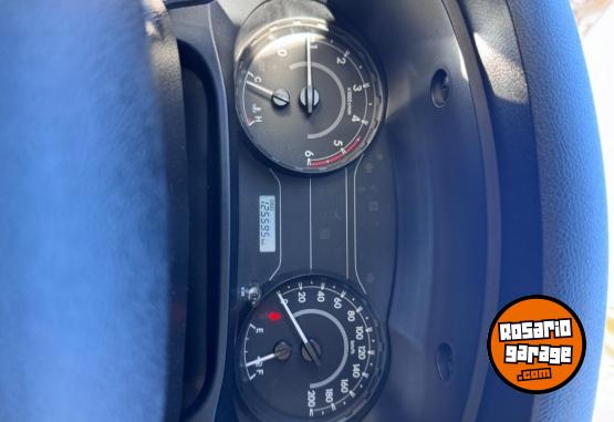 Camionetas - Toyota Hilux dx 2019 Diesel 125000Km - En Venta