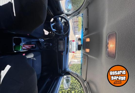 Camionetas - Toyota Hilux dx 2019 Diesel 125000Km - En Venta
