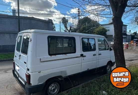 Utilitarios - Renault TRAFIC 1994 Diesel 111111Km - En Venta