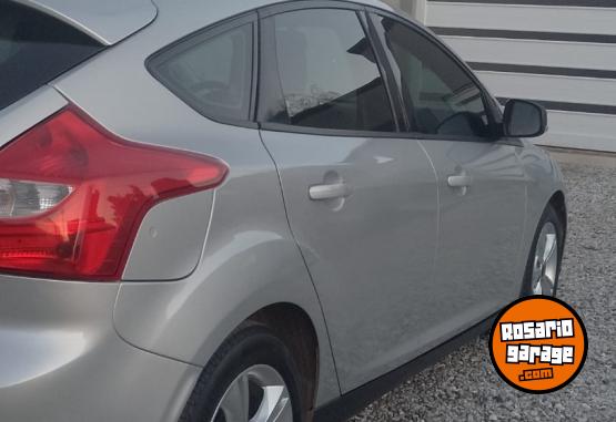 Autos - Ford 5 puertas 2015 Nafta 162000Km - En Venta