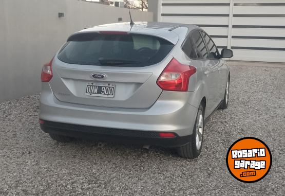 Autos - Ford 5 puertas 2015 Nafta 162000Km - En Venta