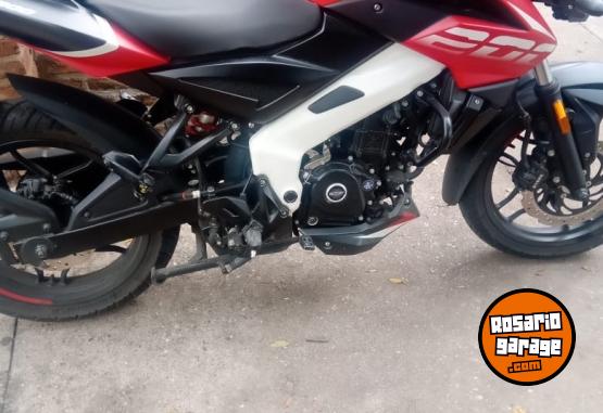 Motos - Bajaj Rouser 2023 Nafta 1500Km - En Venta