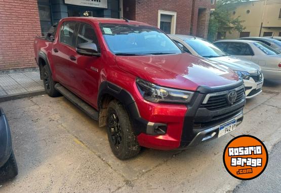 Camionetas - Toyota TOYOTA 2023 HILUX 2.8 DC 2023 Nafta 95000Km - En Venta