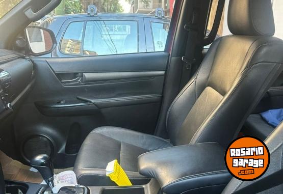 Camionetas - Toyota TOYOTA 2023 HILUX 2.8 DC 2023 Nafta 95000Km - En Venta
