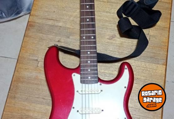 Instrumentos Musicales - Vendo todo! Guitarra + pedales + estuche rigido (leer descripción) - En Venta