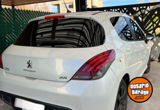 Autos - Peugeot 308 Allure Navegador 2015 Nafta 189000Km - En Venta