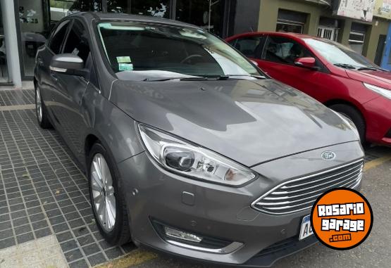 Autos - Ford FOCUS TITANIUM 2.0 2018 Nafta 127000Km - En Venta