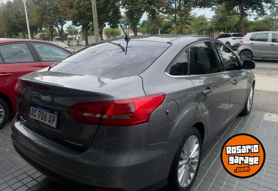 Autos - Ford FOCUS TITANIUM 2.0 2018 Nafta 127000Km - En Venta