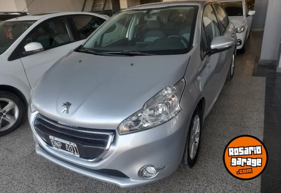 Autos - Peugeot 208 Allure Touchscreen 1. 2015 Nafta 136000Km - En Venta