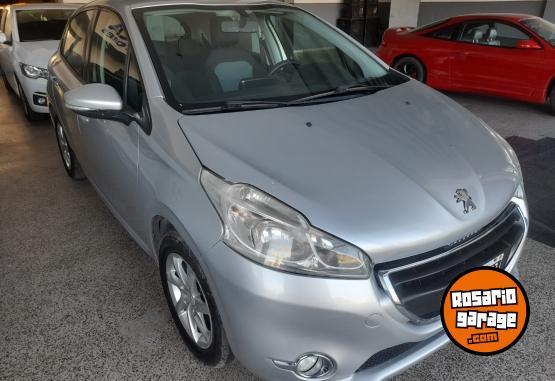 Autos - Peugeot 208 Allure Touchscreen 1. 2015 Nafta 136000Km - En Venta