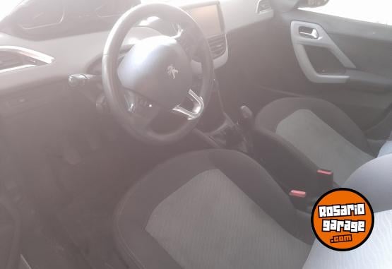 Autos - Peugeot 208 Allure Touchscreen 1. 2015 Nafta 136000Km - En Venta