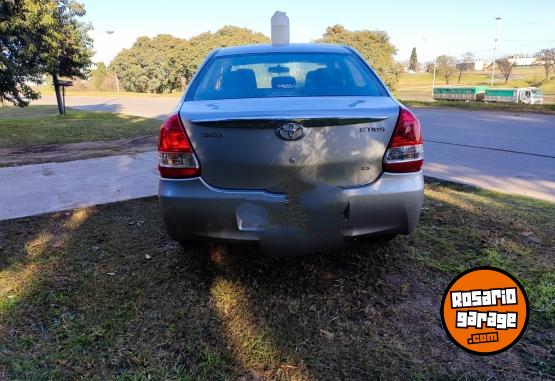 Autos - Toyota Etios 2017 Nafta 107110Km - En Venta
