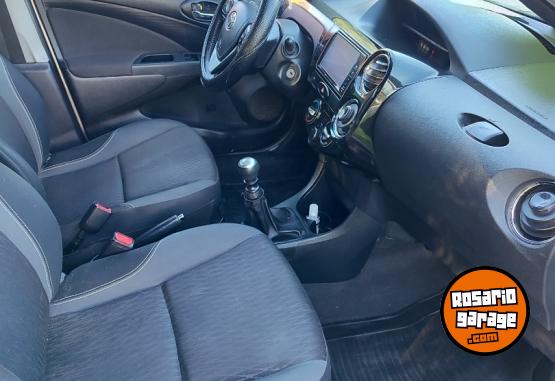 Autos - Toyota Etios 2017 Nafta 107110Km - En Venta