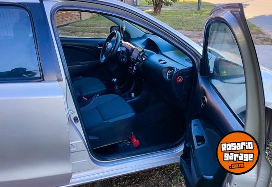 Autos - Toyota Etios 2017 Nafta 107110Km - En Venta
