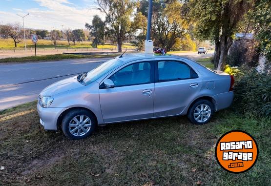 Autos - Toyota Etios 2017 Nafta 107110Km - En Venta