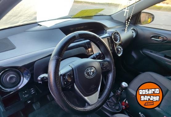 Autos - Toyota Etios 2017 Nafta 107110Km - En Venta