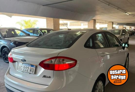 Autos - Ford FIESTA SE PLUS 2018 Nafta 121000Km - En Venta