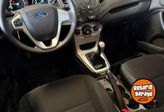 Autos - Ford FIESTA SE PLUS 2018 Nafta 121000Km - En Venta