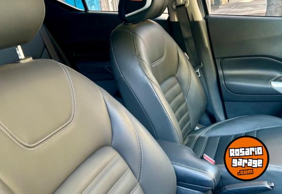 Camionetas - Nissan Kicks Exclusive Play CVT 2025 Nafta 7500Km - En Venta