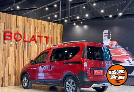 Utilitarios - Renault Kangoo 1.6 Sce Stepway L1 2022 Nafta 121000Km - En Venta