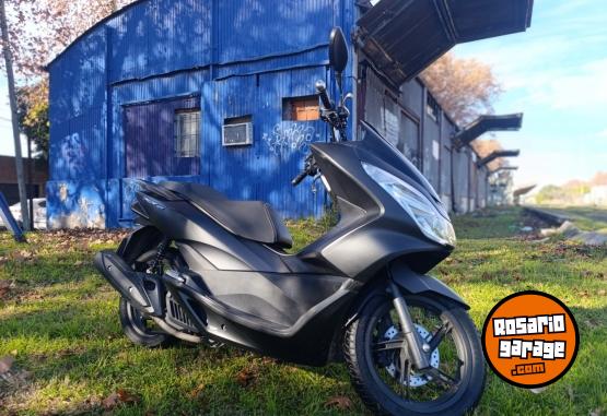 Motos - Honda Pcx 150 cc 2017 Nafta 13800Km - En Venta