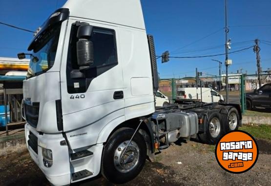 Camiones y Gr�as - VENDO IVECO HI-WAY 440 - En Venta