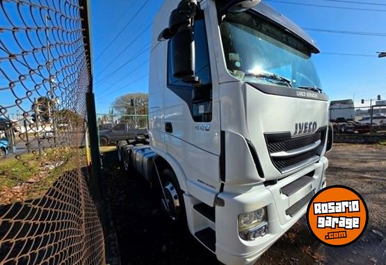 Camiones y Gr�as - VENDO IVECO HI-WAY 440 - En Venta