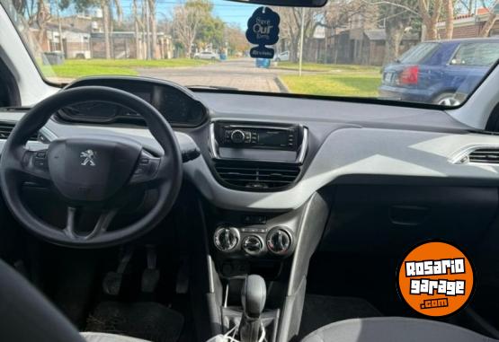 Autos - Peugeot 208 2013 GNC 130000Km - En Venta
