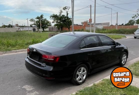 Autos - Volkswagen Vento 2016 Nafta 140000Km - En Venta