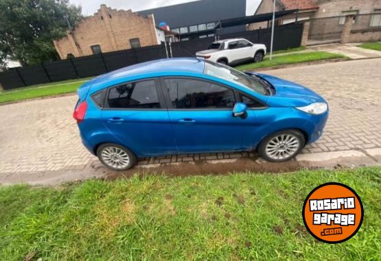 Autos - Ford Fiesta kinetic 2015 Nafta 129000Km - En Venta