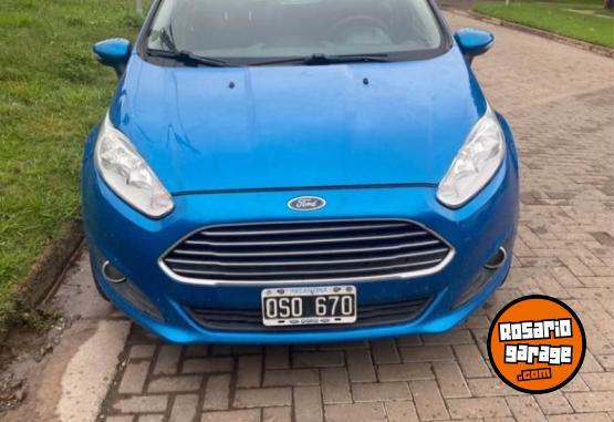 Autos - Ford Fiesta kinetic 2015 Nafta 129000Km - En Venta