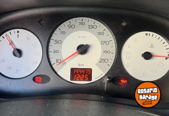 Autos - Renault Clio 2010 Nafta 140000Km - En Venta