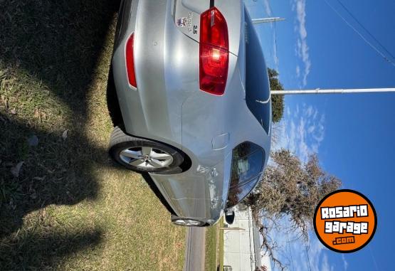 Autos - Volkswagen Vento 2011 Nafta 141000Km - En Venta