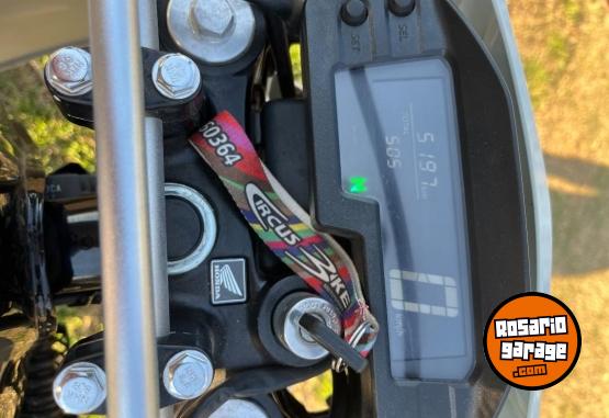 Motos - Honda Tornado 2024 Nafta 5000Km - En Venta