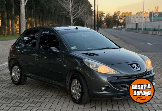 Autos - Peugeot 207 2010 Nafta 156000Km - En Venta