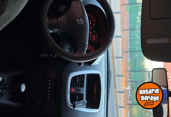 Autos - Peugeot 207 2010 Nafta 156000Km - En Venta