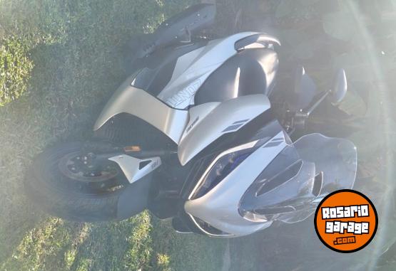 Motos - Zontes ZT350E SCOOTER 2025 Nafta 4500Km - En Venta