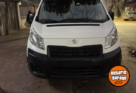 Utilitarios - Peugeot Expert 2016 Diesel 200Km - En Venta