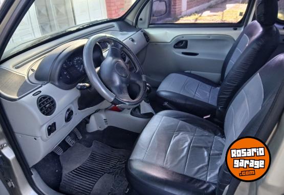 Utilitarios - Renault Kangoo 2010 GNC 303400Km - En Venta