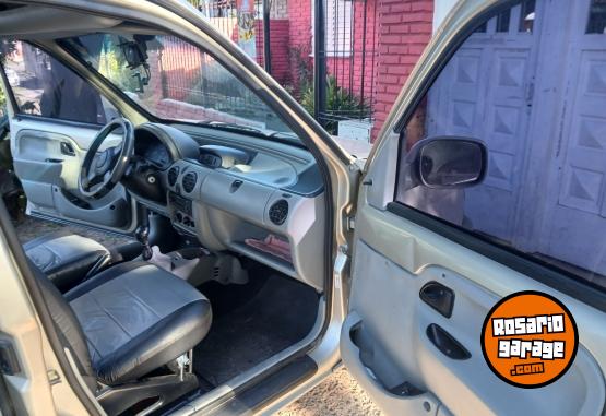 Utilitarios - Renault Kangoo 2010 GNC 303400Km - En Venta