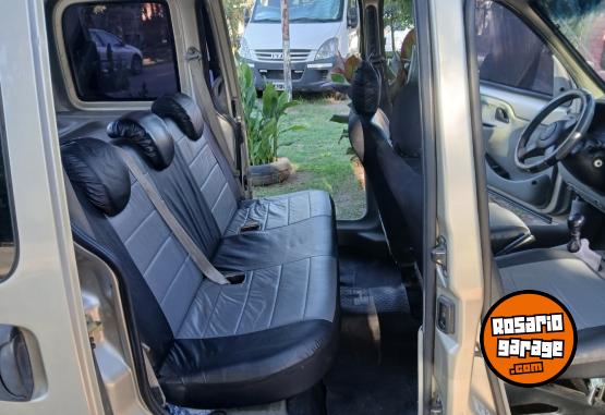 Utilitarios - Renault Kangoo 2010 GNC 303400Km - En Venta